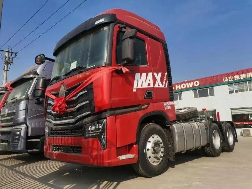 Sinotruk HOWO Max heavy truck light luxury version 480 horsepower 6X4 AMT automatic transmission tractor