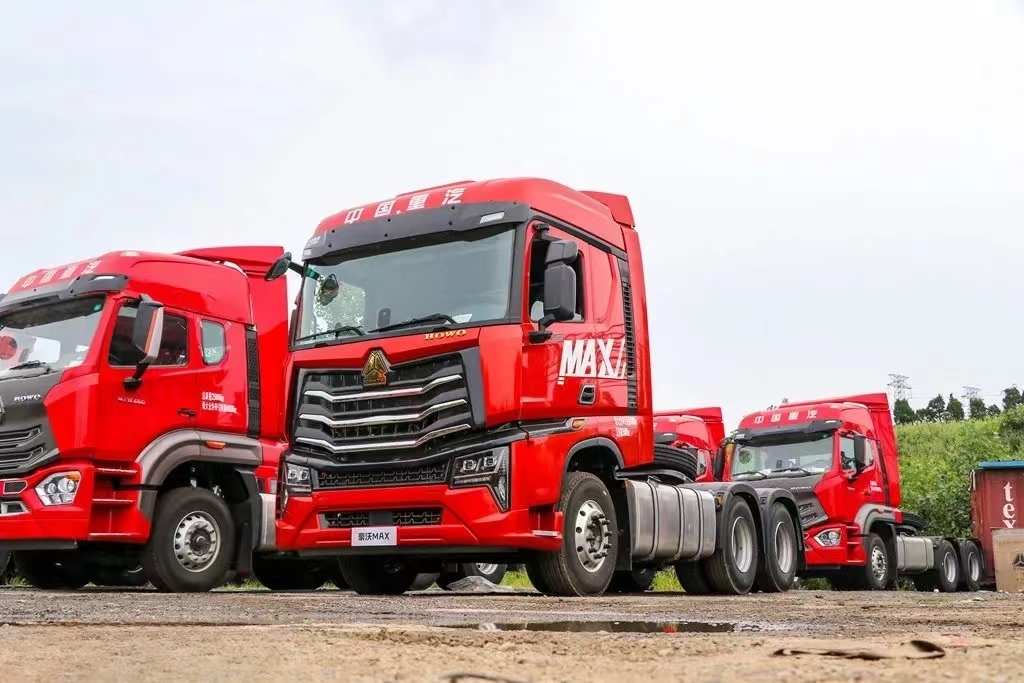 SINOTRUK HOWO Max heavy truck 480 horsepower 6X4 tractor 