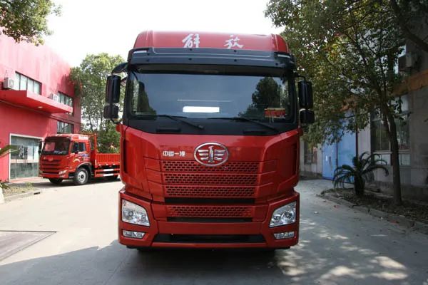 Qingdao FAW JH6 heavy truck excellent version 430 horsepower 6X4 tractor