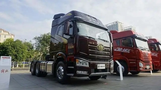 FAW J6P heavy truck premium version 2.0 420 horsepower 6X4 tractor