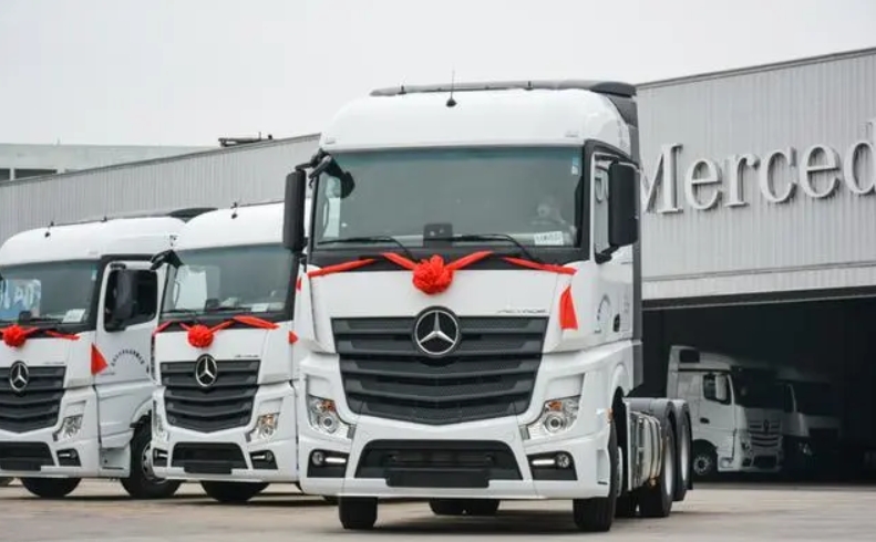 Mercedes-Benz ActrosC heavy truck 580 horsepower 6X4 AMT tractor 