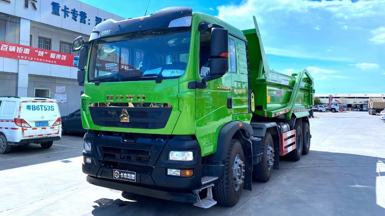 SINOTRUK HOWO TX 400 HP 8X4 6.8m dump truck