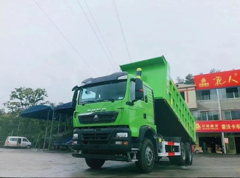 SINOTRUK HOWO TX 400 HP 6X4 5.6m dump truck 