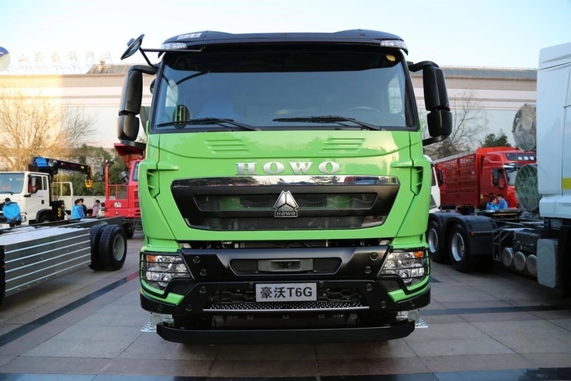 SINOTRUK HOWO-T7H heavy truck 390 horsepower 8X4 7.3m dump truck