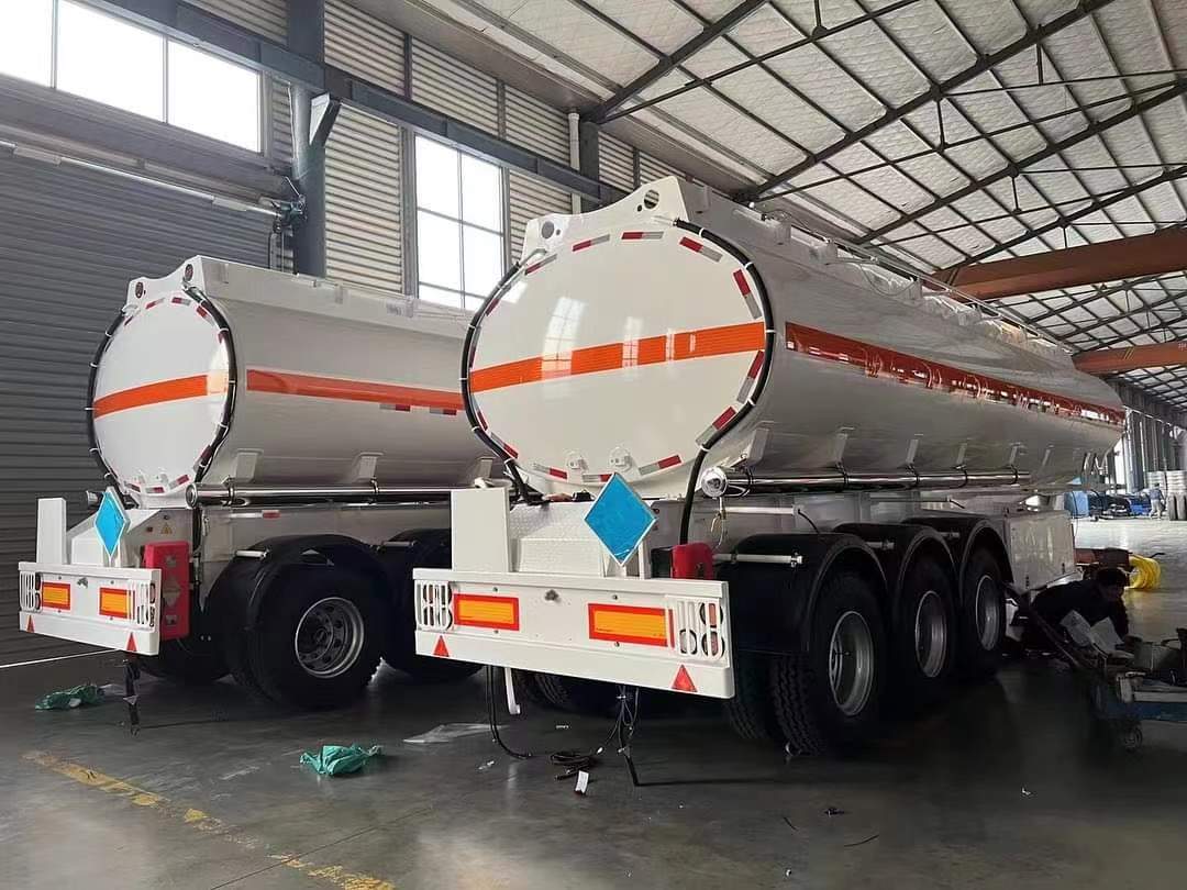 48 cubic meters aluminum alloy oil semi-trailer