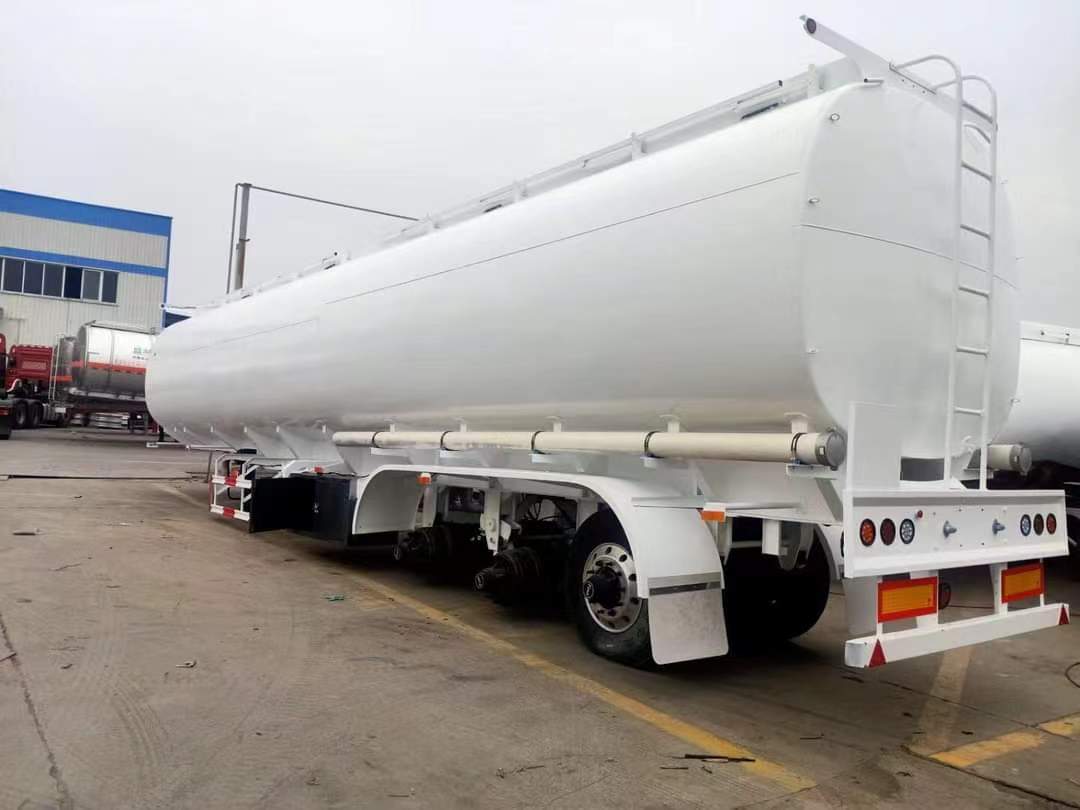 68 cubic meter powder and granular material transportation semi-trailer