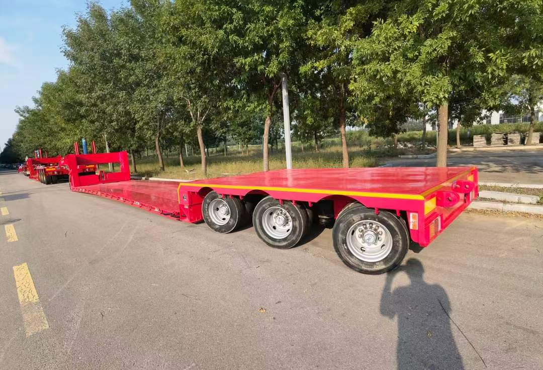 13.75m three-axle N400 low-flat semi-trailer