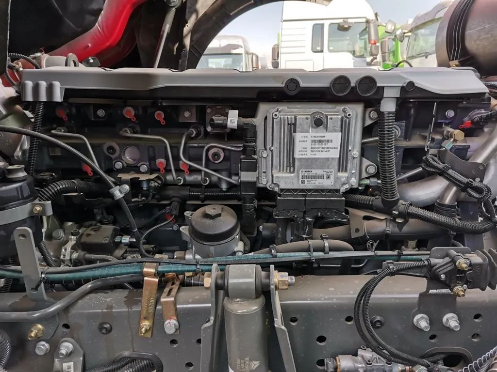SINOTRUK HOWO TX heavy truck 400 horsepower 4X2 tractor