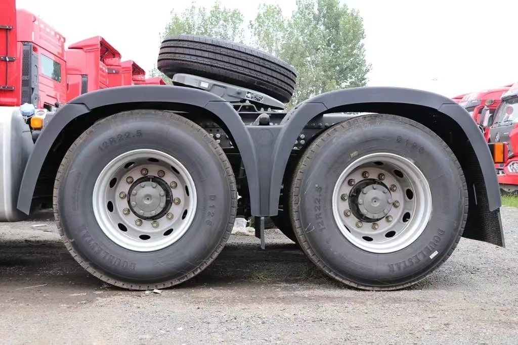Sinotruk HOWO Max heavy truck light luxury version 480 horsepower 6X4 AMT automatic transmission tractor