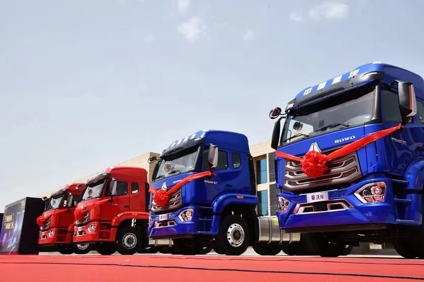 SINOTRUK HOWO TX7 heavy truck 460 horsepower 6X4 tractor