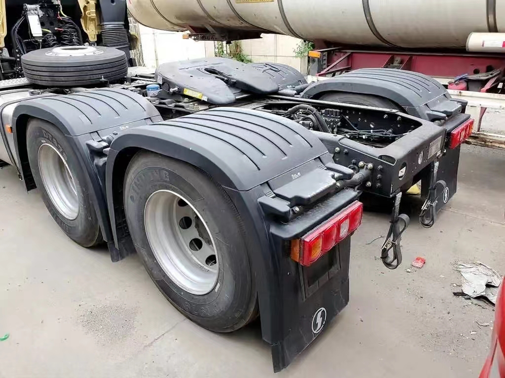 SHACMAN Auto Heavy Duty Truck Delong M3000S Classic Version 460 HP 6X4 Tractor 