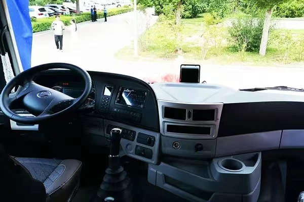 Foton Auman GTL Star Wing Edition 440HP 4X2 Tractor Truck