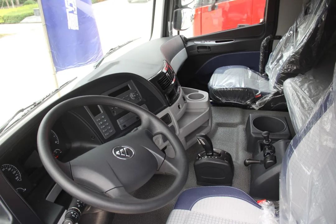 Foton Auman EST Star Edition 520HP 6X4 AMT Automatic Transmission Tractor Truck 
