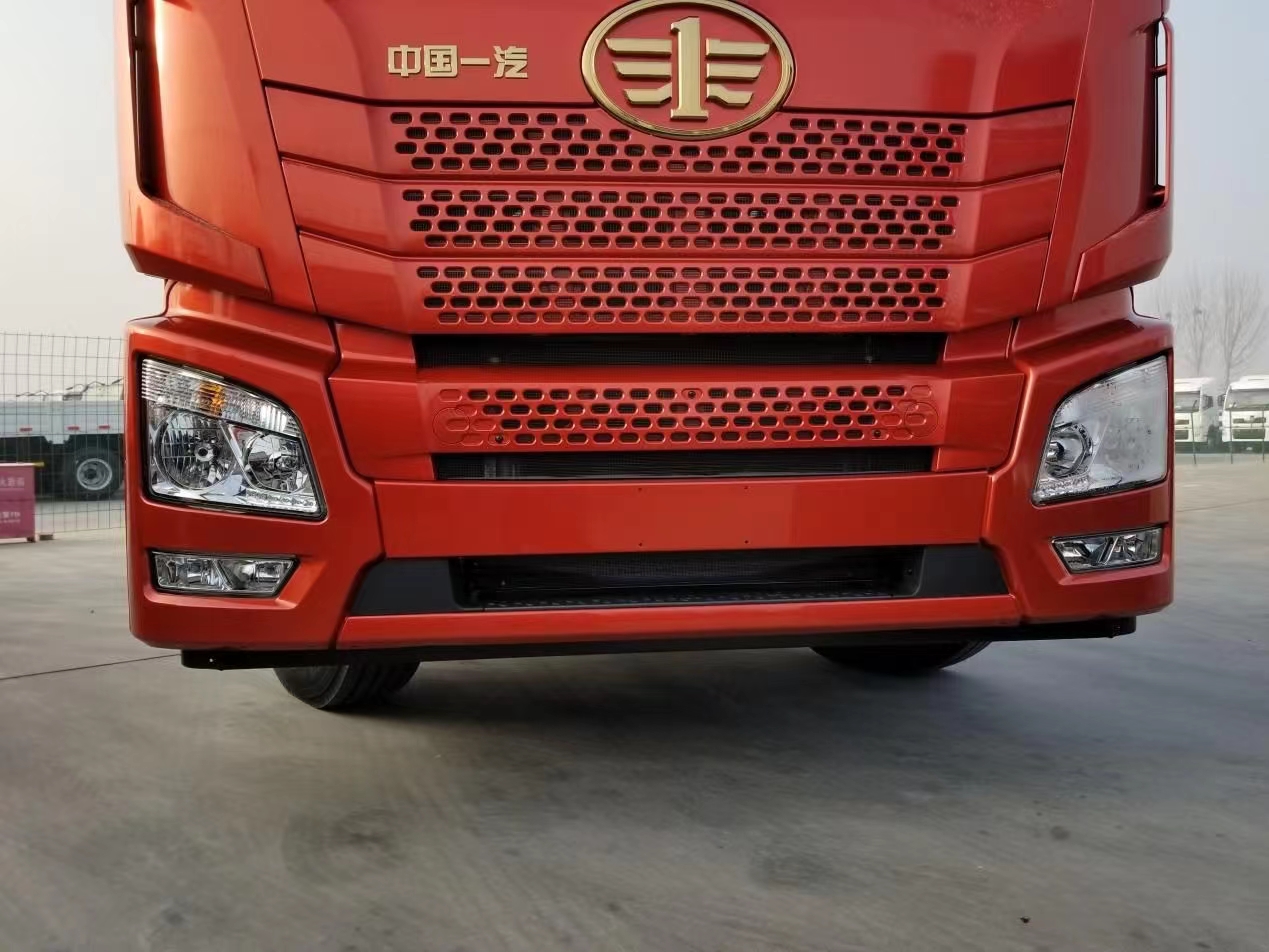 Qingdao FAW JH6 heavy truck 680 horsepower 6X4 AMT automatic transmission tractor