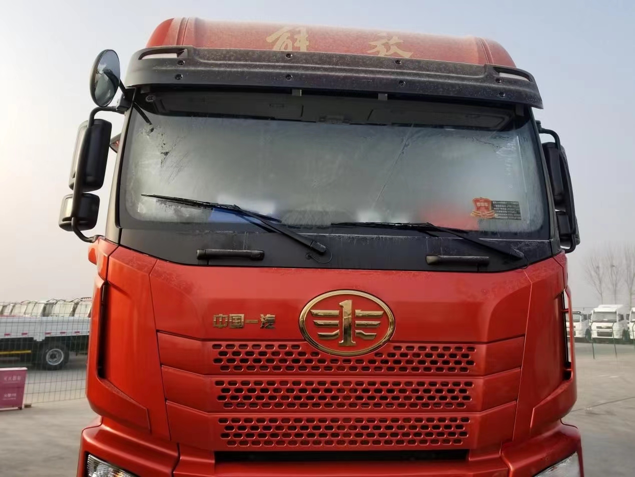 Qingdao FAW JH6 heavy truck 680 horsepower 6X4 AMT automatic transmission tractor