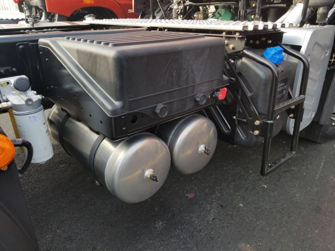 Qingdao FAW JH6 heavy truck excellent version 430 horsepower 6X4 tractor