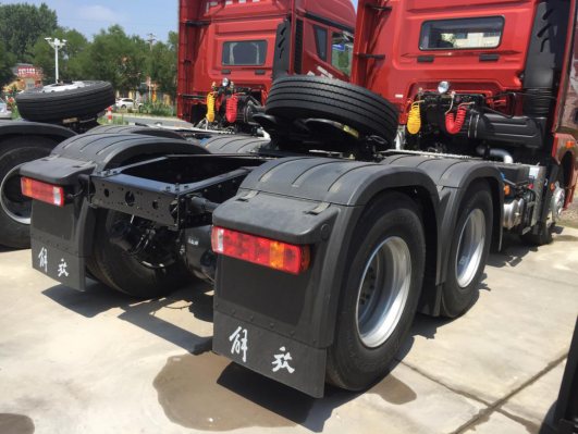 Qingdao FAW JH6 heavy truck excellent version 430 horsepower 6X4 tractor