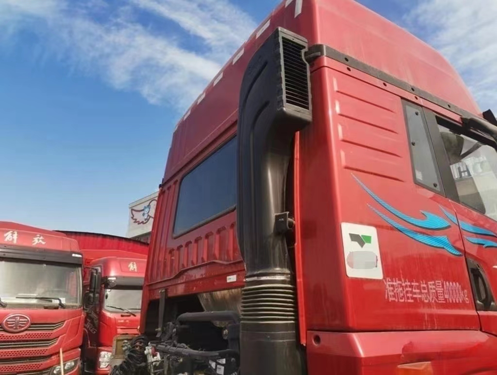 Qingdao FAW JH5 heavy truck 460 horsepower 6X4 tractor 