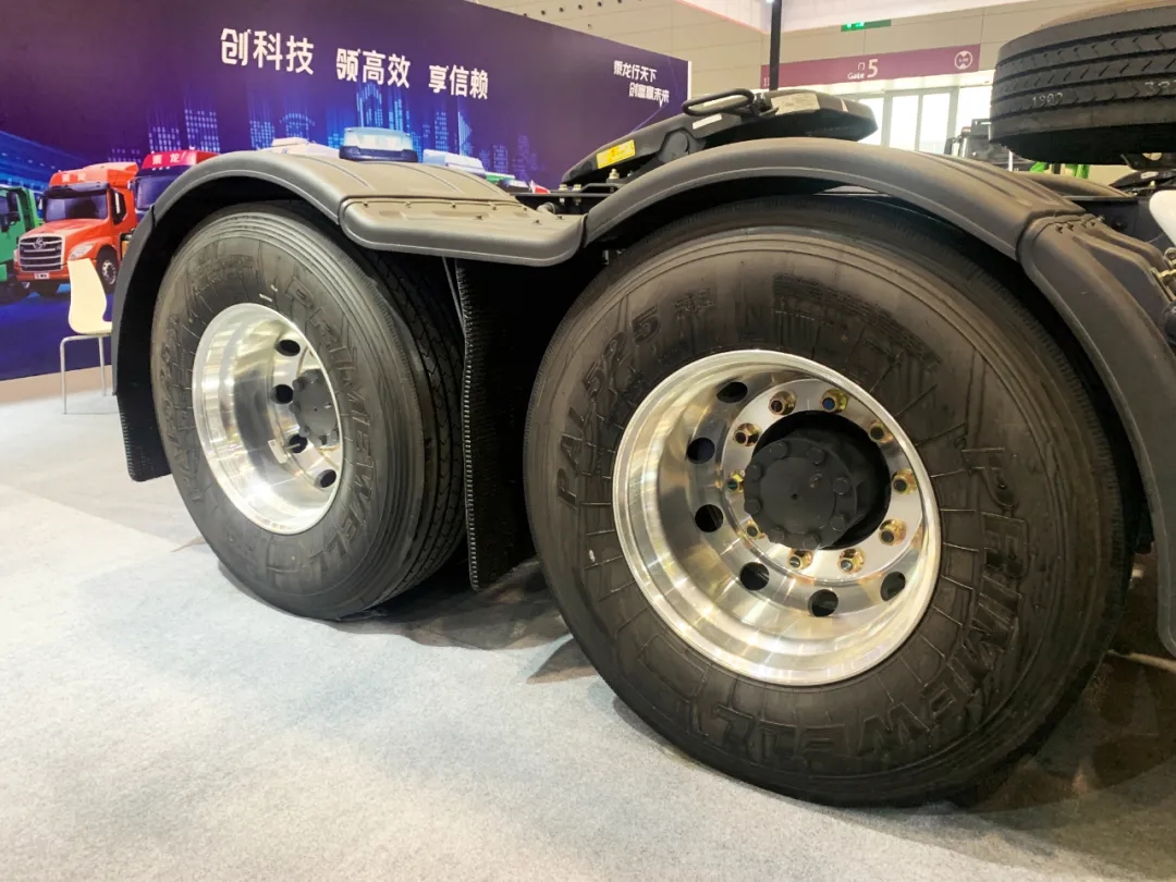 Dongfeng Liuqi Chenglong T7 RV 600 HP 6X4 AMT automatic transmission tractor
