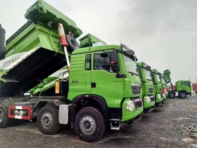 The first batch HOWO TX (Euro 5) tipper delivered in Mongolia