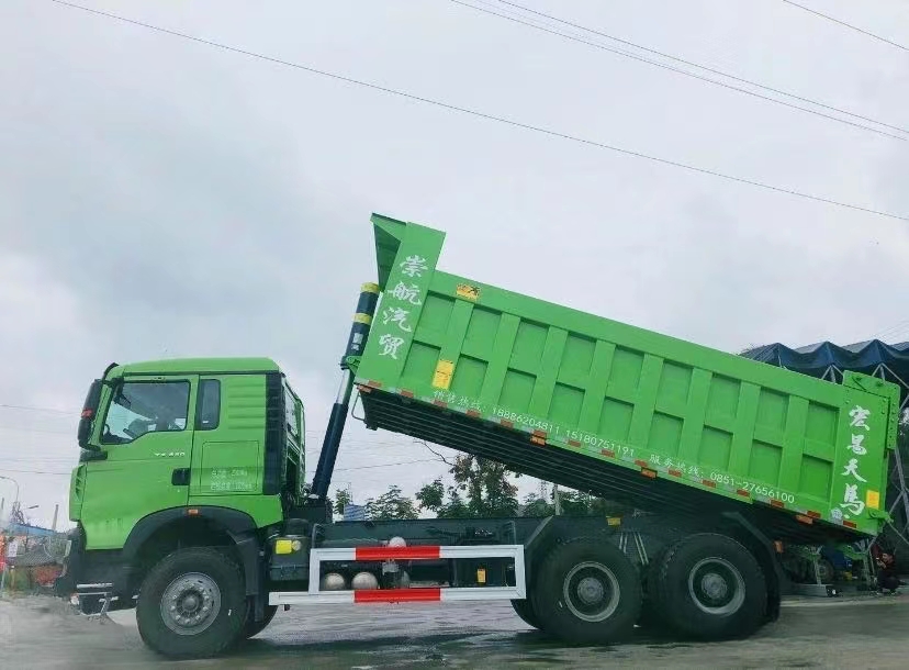 What's the fuel tank on a dump truck