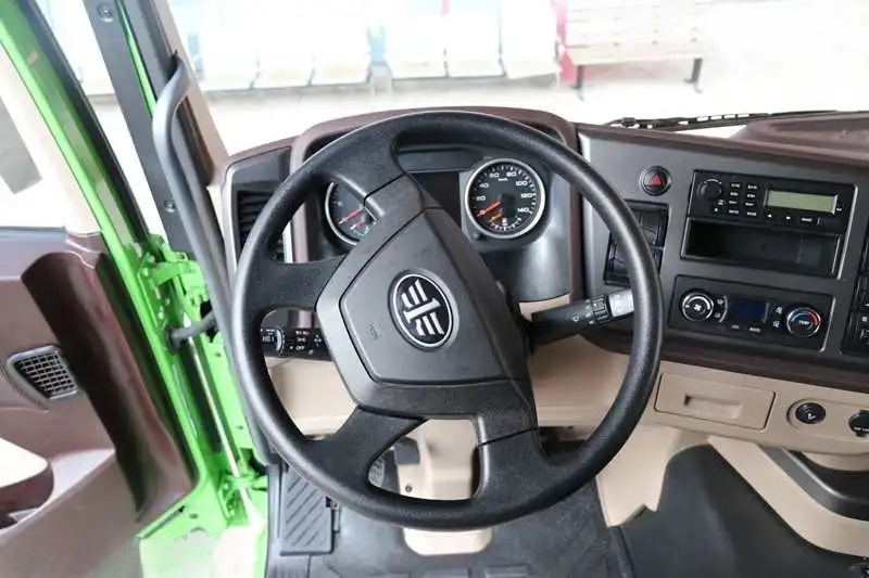 FAWQD Jiefang tianV heavy truck 350 horsepower 8X4 5.6 meter dump truck