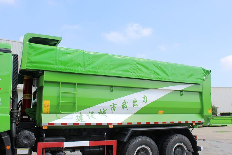 FAWQD Jiefang Han V heavy truck 310 horsepower 8X4 6.8 meter dump truck chassis 