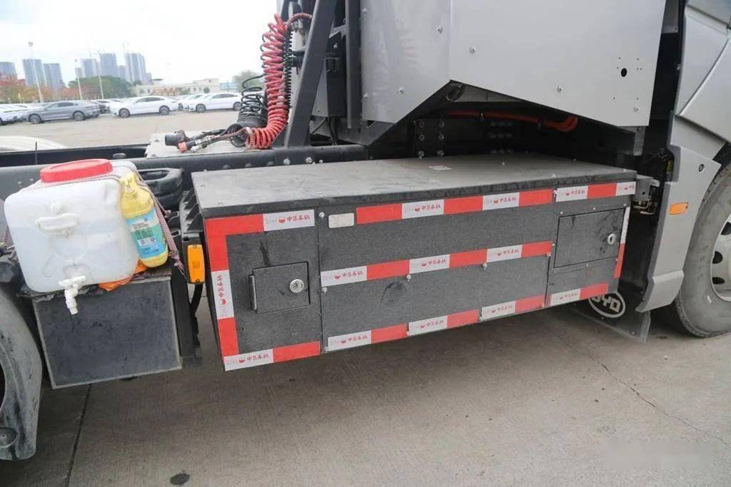 BYD Q3 26T 6X4 pure electric tractor
