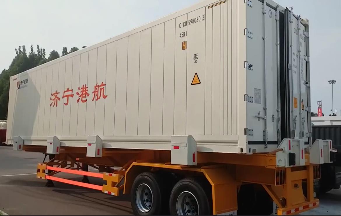 We have a new factory in China with large workshops and a variety of products