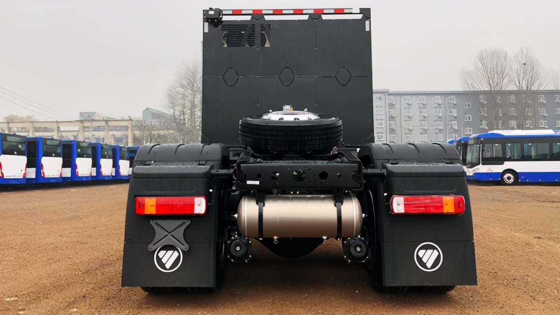 Foton Auman EST standard version 25T 6X4 battery-swapping pure electric tractor