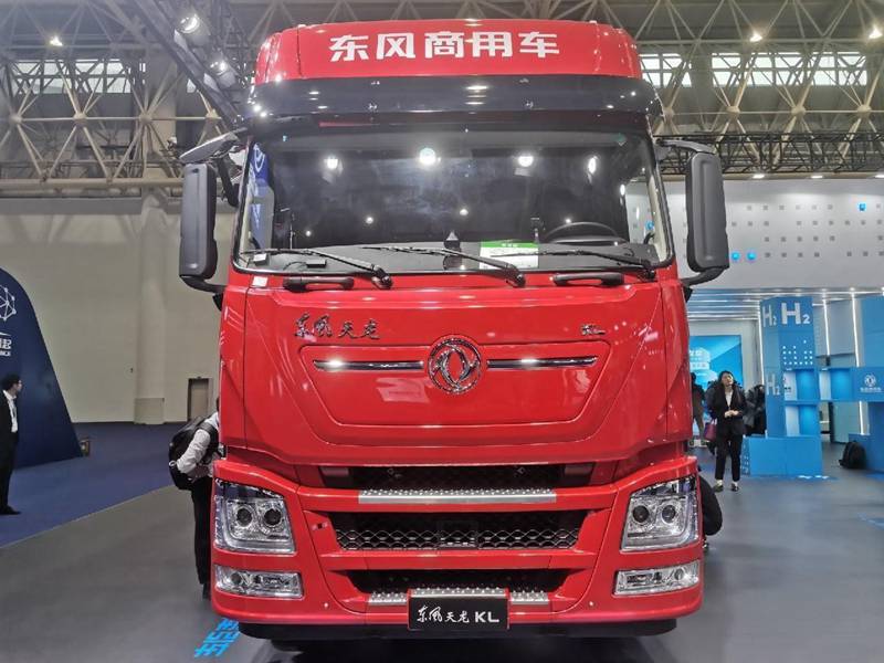 Dongfeng Commercial Vehicle Tianlong KL 6X4 pure electric battery swap tractor