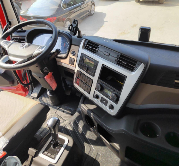 Dongfeng Commercial Vehicle Tianlong KL 6X4 pure electric battery swap tractor