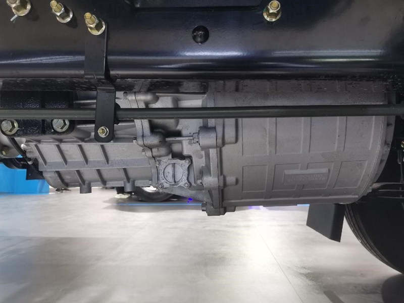 Dongfeng Commercial Vehicle Tianlong KL 6X4 pure electric battery swap tractor