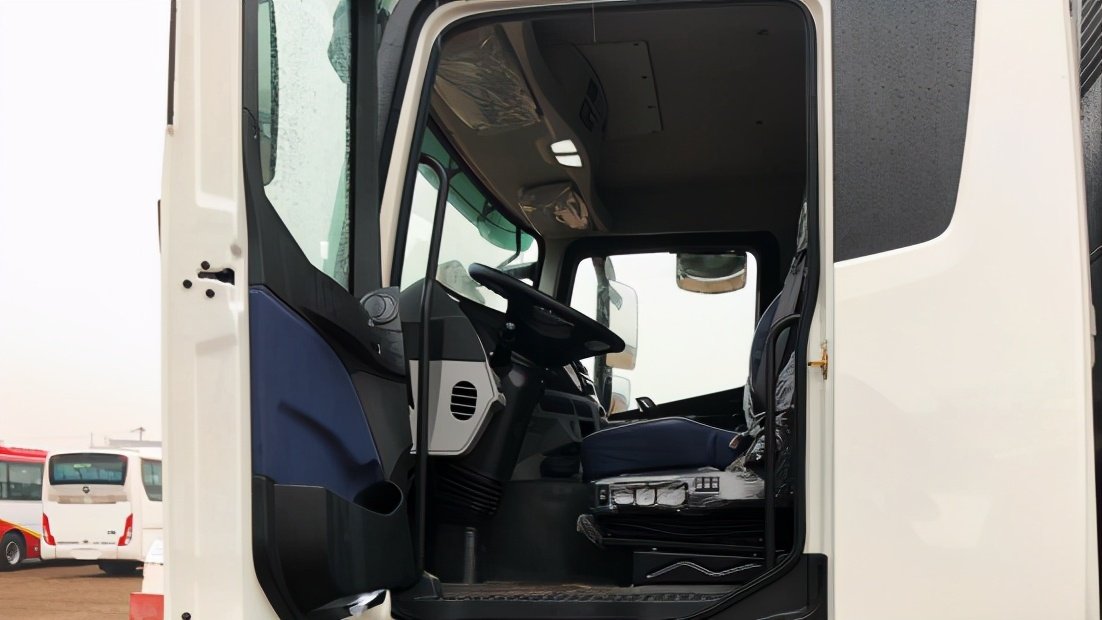 Foton Auman EST standard version 25T 6X4 battery-swapping pure electric tractor