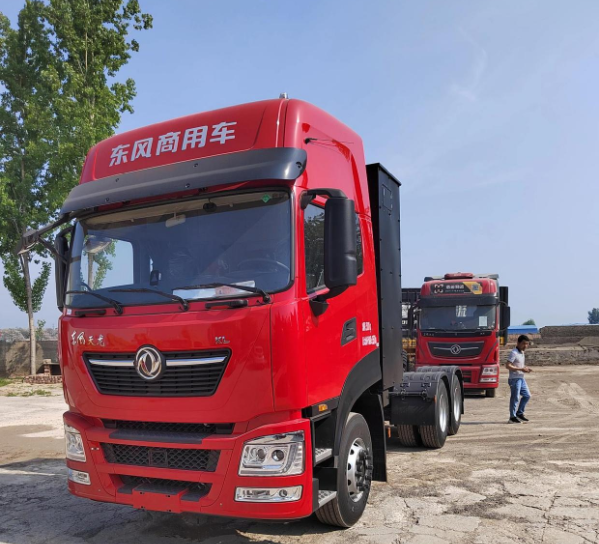 Dongfeng Commercial Vehicle Tianlong KL 6X4 pure electric battery swap tractor