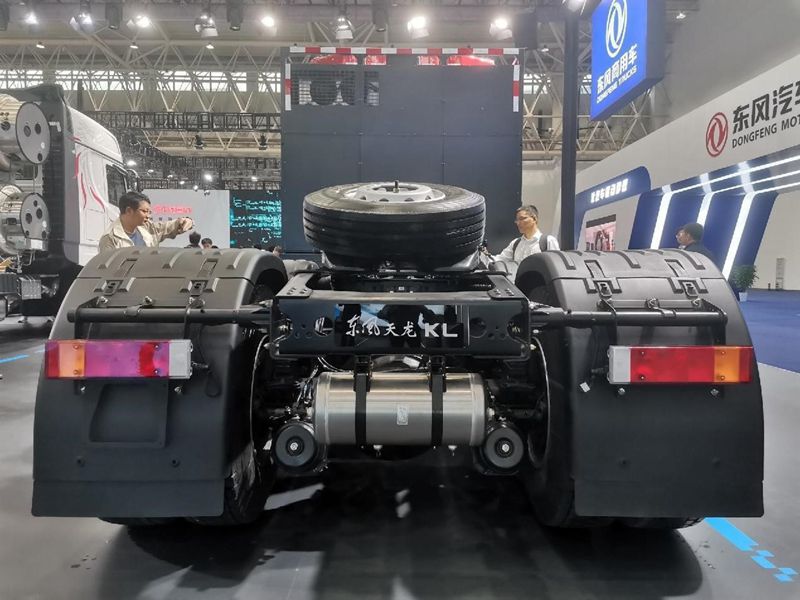 Dongfeng Commercial Vehicle Tianlong KL standard load version 6X4 pure electric battery swap tractor
