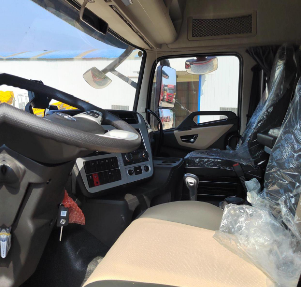 Dongfeng Commercial Vehicle Tianlong KL standard load version 6X4 pure electric battery swap tractor