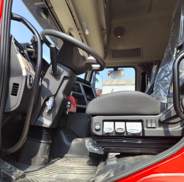 Dongfeng Commercial Vehicle Tianlong KL standard load version 6X4 pure electric battery swap tractor
