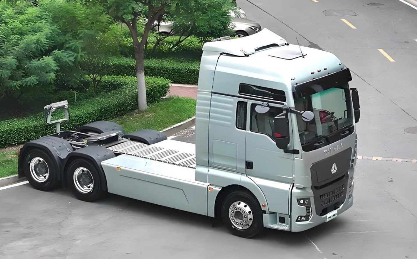 The Rise of Hybrid Heavy - Trucks in the China Truck Industry: Future or Transition?