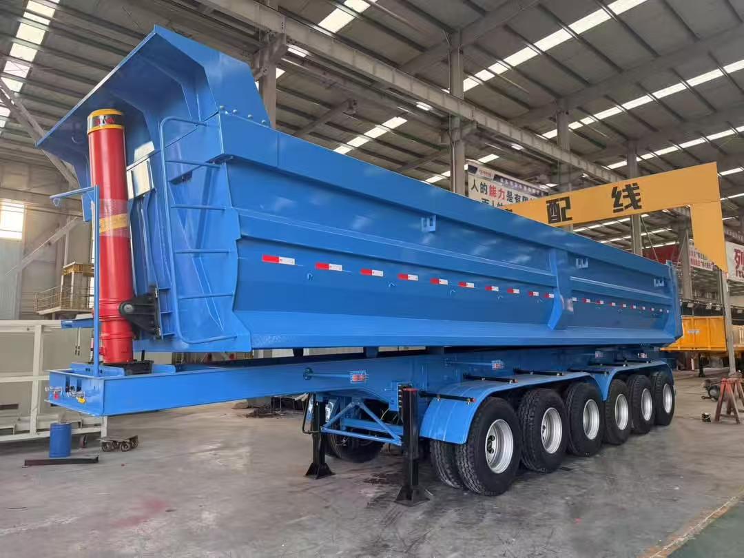 Six-axle 60-ton rear-tip dump truck to be shipped to Algeria