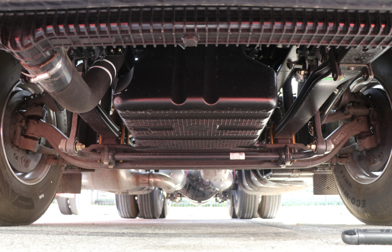 J6V Elite Edition Four Seasons 13.2L CNG 530 Horsepower 6X4 One-Second Gear First Automobile Jiefang High-Top Tractor