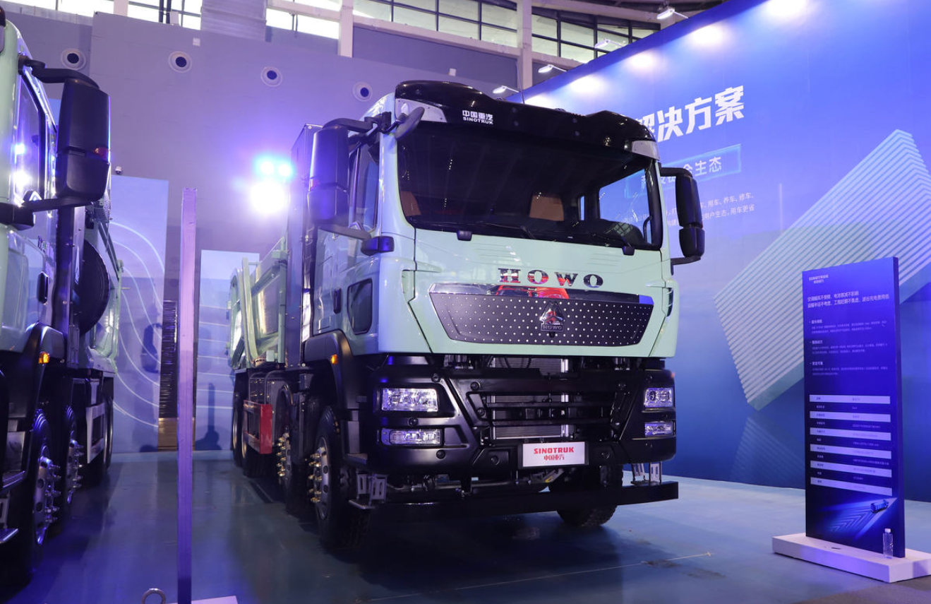 Unveiling the Dongfeng Liuzhou Motor New Chenglong M3 245HP 6X2 4.6m Dump Truck: A Comprehensive Review